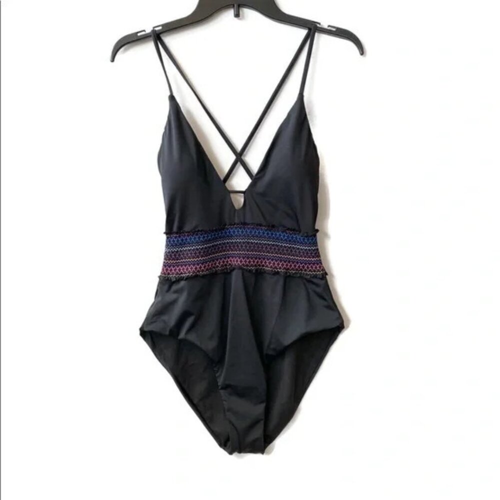 LAST ONE -Bar III Women's One Piece Swimsuit- Size M/ L - Picture 4 of 7